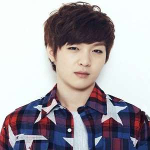 Lee Chang-sub Birthday, Real Name, Age, Weight, Height, Family, Facts